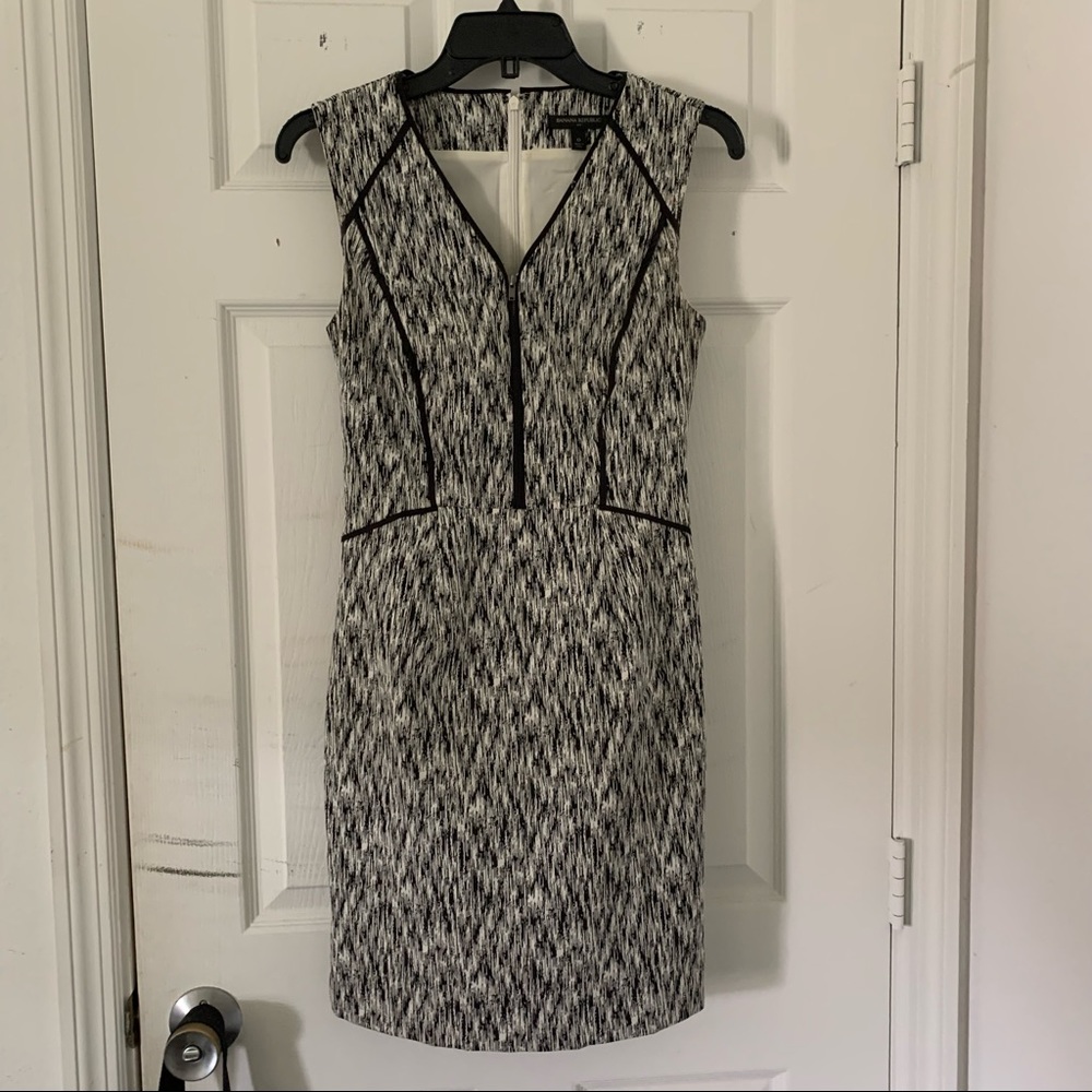 Banana Republic | black and white pattern sleeveless dress
